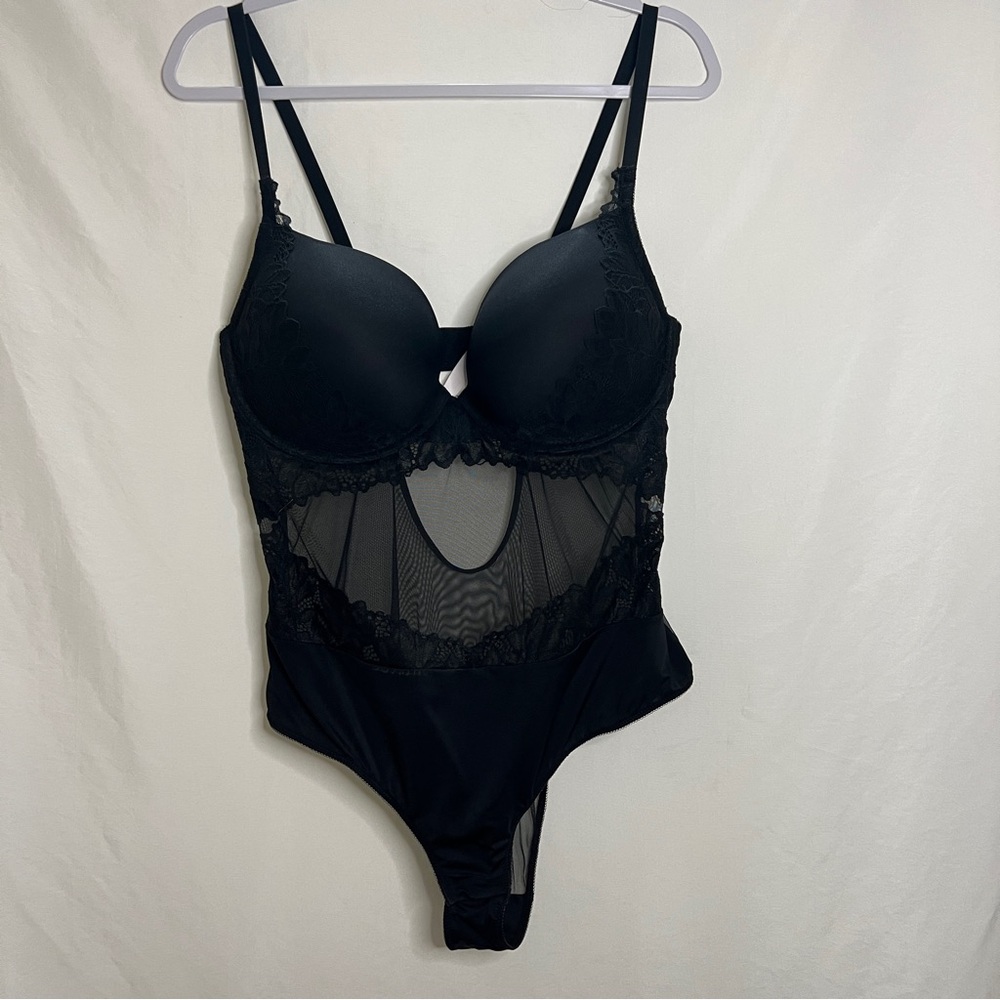 Auden Black Structured Cup Bra with Mesh Details
